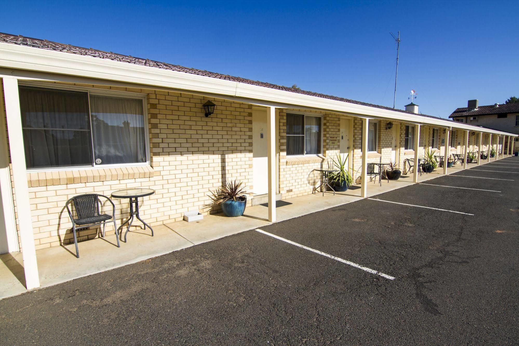 Green Gables Motel ダボ エクステリア 写真
