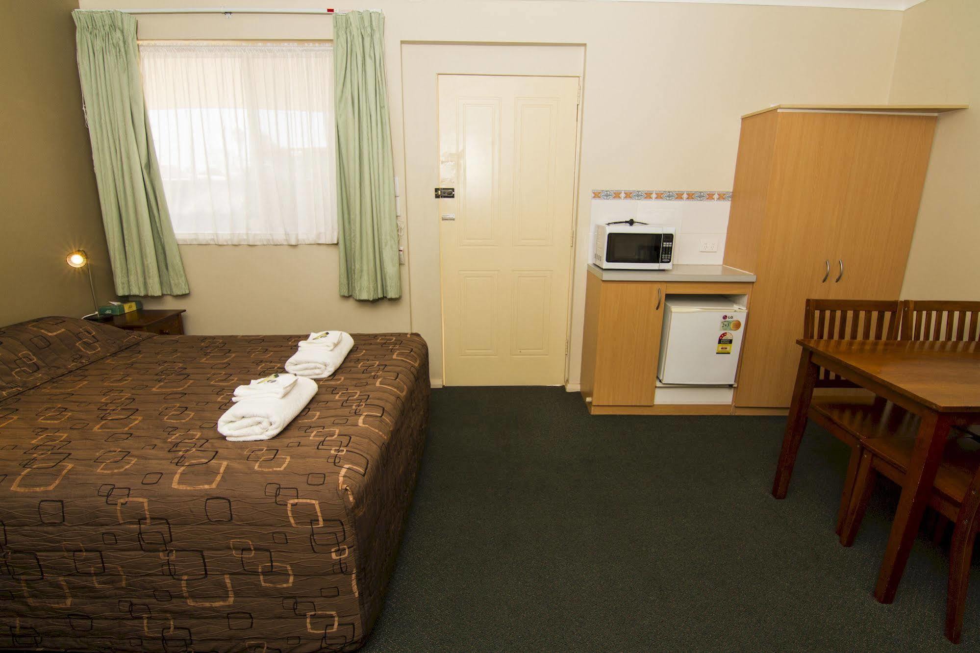 Green Gables Motel ダボ エクステリア 写真